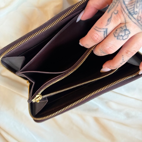 Louis Vuitton Vernis Zippy Wallet Burgundy Patent Leather - Picture 7 of 9